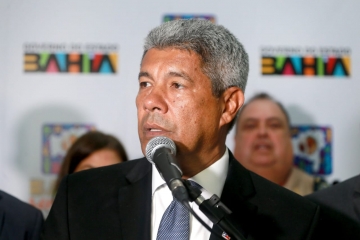 Governo da Bahia anuncia antecipação de salário para São João