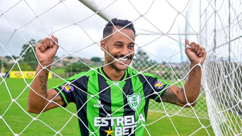 Vitória acerta contratação de Matheus Gonçalves