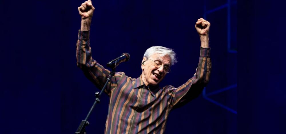 Papa Francisco convida Caetano Veloso para evento no Vaticano