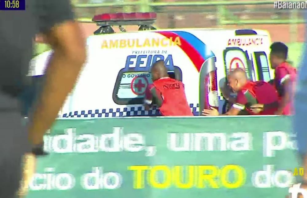 Ambulância apresenta defeito durante partida entre Flu de Feira e Colo-Colo