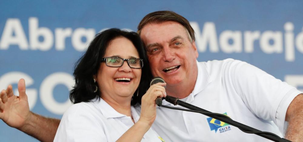 Com inelegibilidade de Bolsonaro, Damares é aposta de evangélicos para 2026