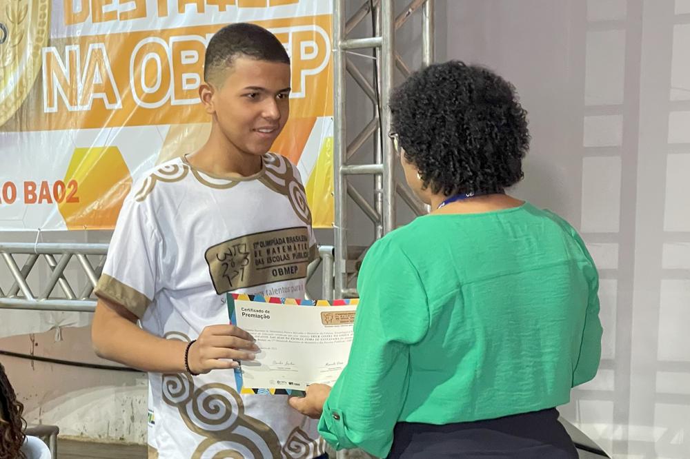 Estudantes de escolas municipais premiados na Olimpíada Brasileira de Matemática