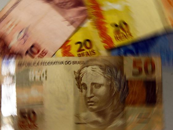 Bancos alertam para golpes no Programa Desenrola Brasil