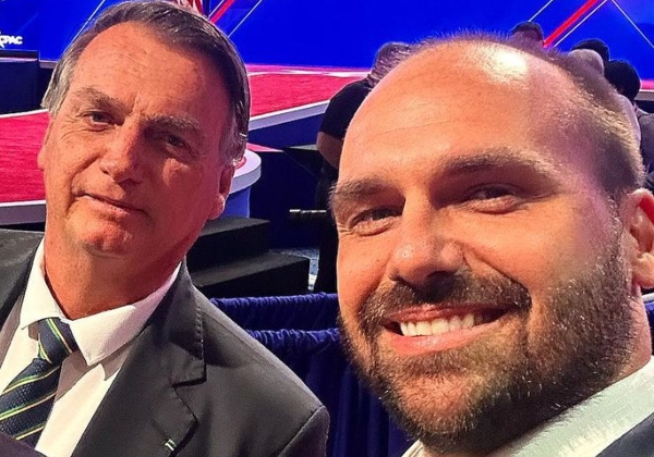 Bolsonaro cogita escalar filho ’03’ na CPMI dos atos golpistas