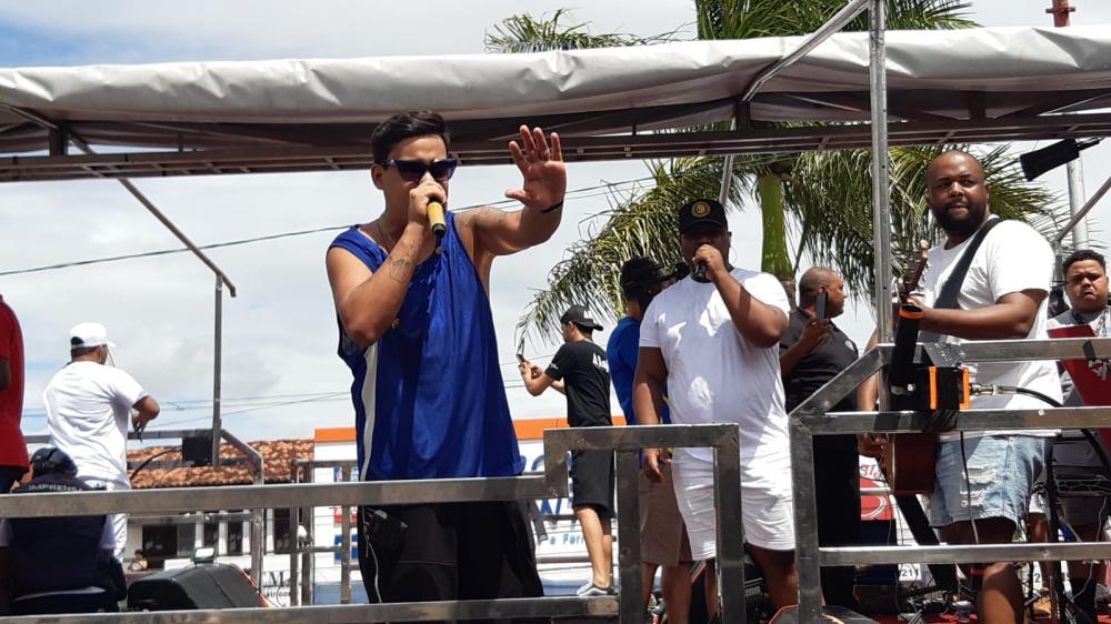 Thiago Aquino marca o encerramento da Micareta