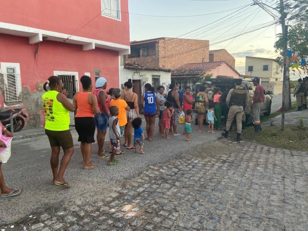 Rondesp entrega alimentos arrecadados durante campanha em Feira de Santana