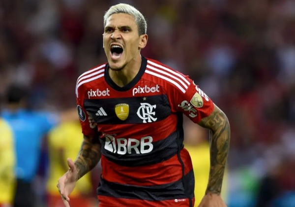 Jogador do Flamengo é agredido por preparador físico do clube