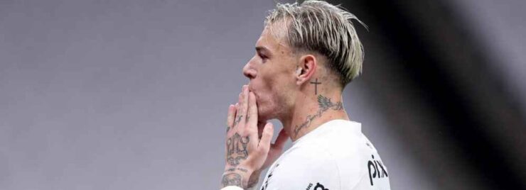 Róger Guedes aceita proposta do Al-Rayyan e não joga mais pelo Corinthians