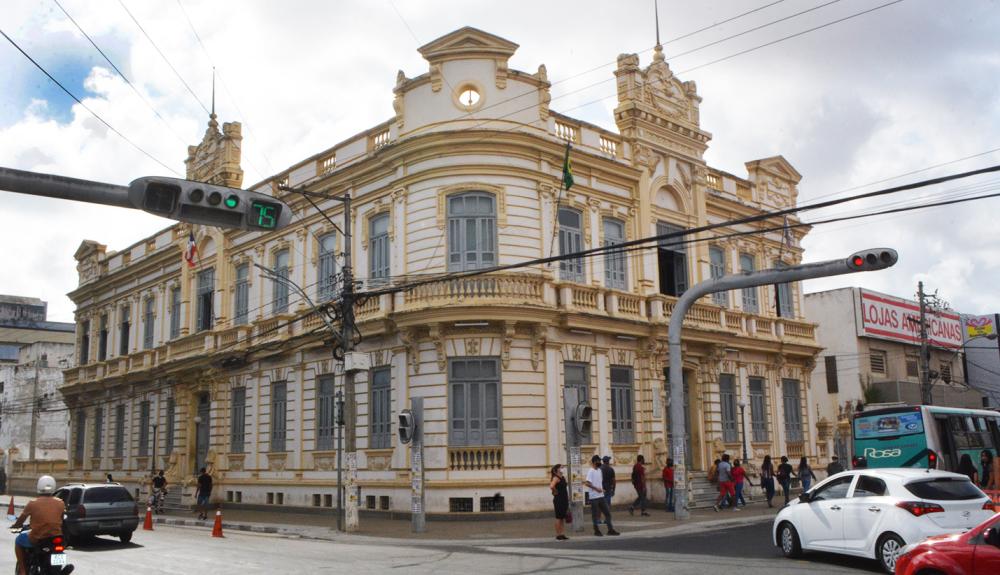 Prefeitura de Feira anuncia medidas para contenção de despesas em meio à queda no repasse do ICMS