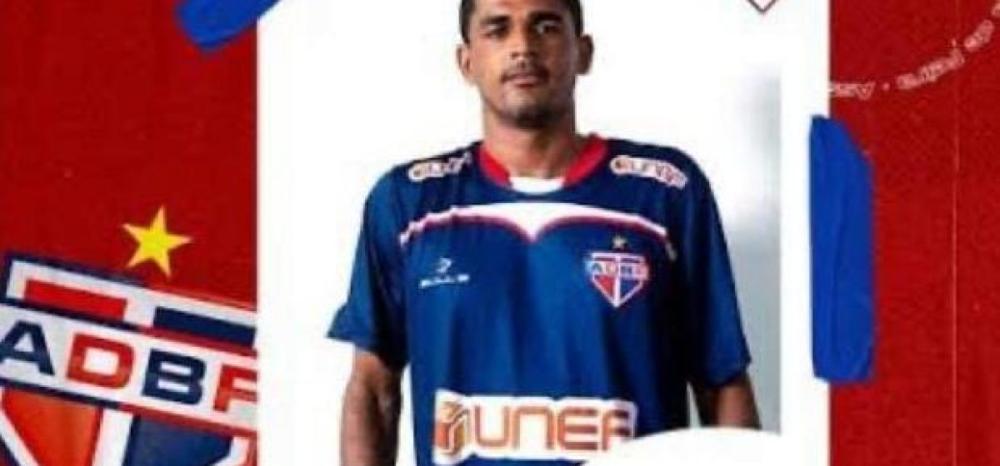 Jogador do Bahia de Feira morre durante treino