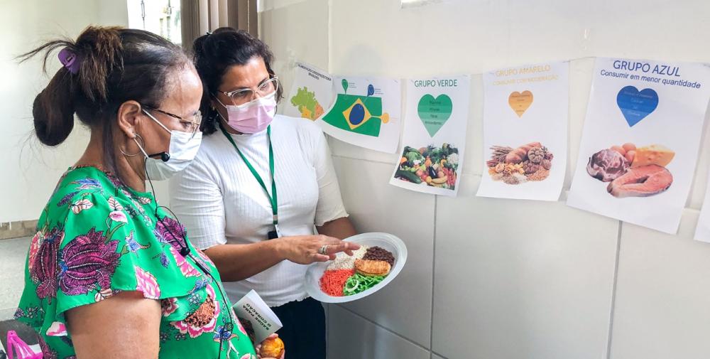 Alimentação saudável é uma das formas de prevenir o aumento do colesterol ruim