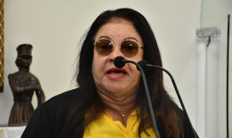 Prefeito descumpre piso nacional dos professores, diz presidente da APLB na Câmara Municipal